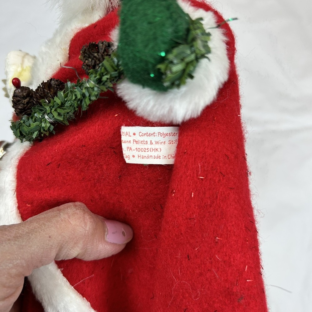 Annalee 9" Classic Santa with Garland and Dove Christmas 2004 - Picture 7 of 11